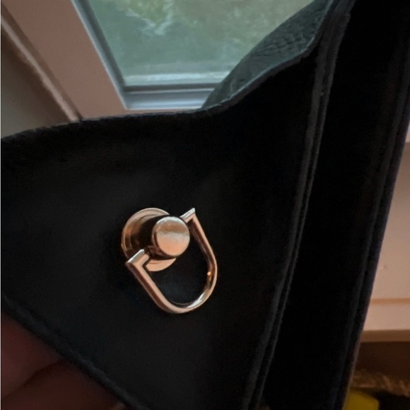 CHANEL Black Leather Vintage Wallet on Chain - Picture 5 of 14